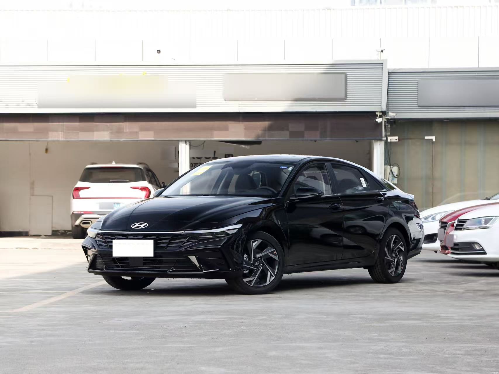 现代伊兰特 1.5L CVT LUX 尊贵版